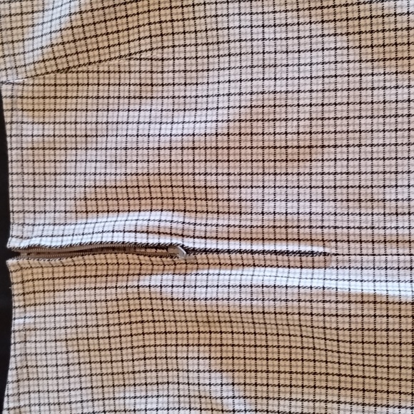 Express Bleus Skirt Plaid Color:White, Blue & Grey Size:9/10 poly/Cotton/spandex - Picture 6 of 11